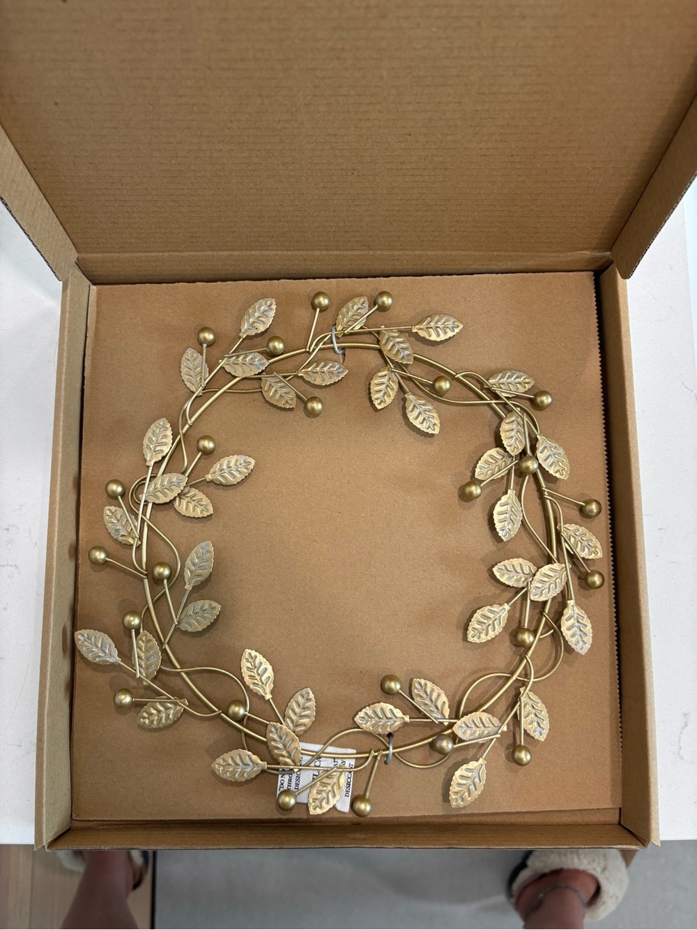 Gold Leaf Wreath Wall Decor - Elegant Metal Vine Accent